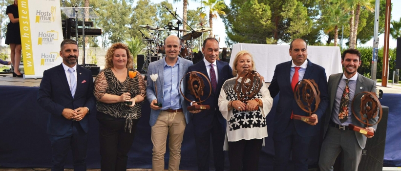 Hostemur premia a Benito Gómez, Mª Cruz García, Districam Licores, Pepín Líria y a las ventas Cristóbal y El Gitano de Lorca