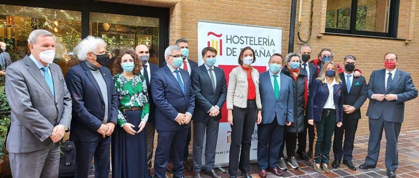 La ministra de Turismo y Hostelería de España sitúan a la gastronomía española como protagonista en la recuperación del sector